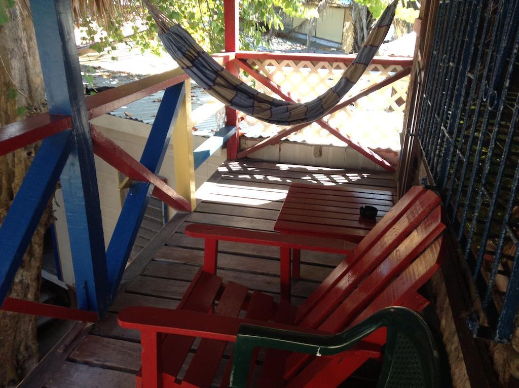 מלון Caye Corker De Real Macaw מראה חיצוני תמונה